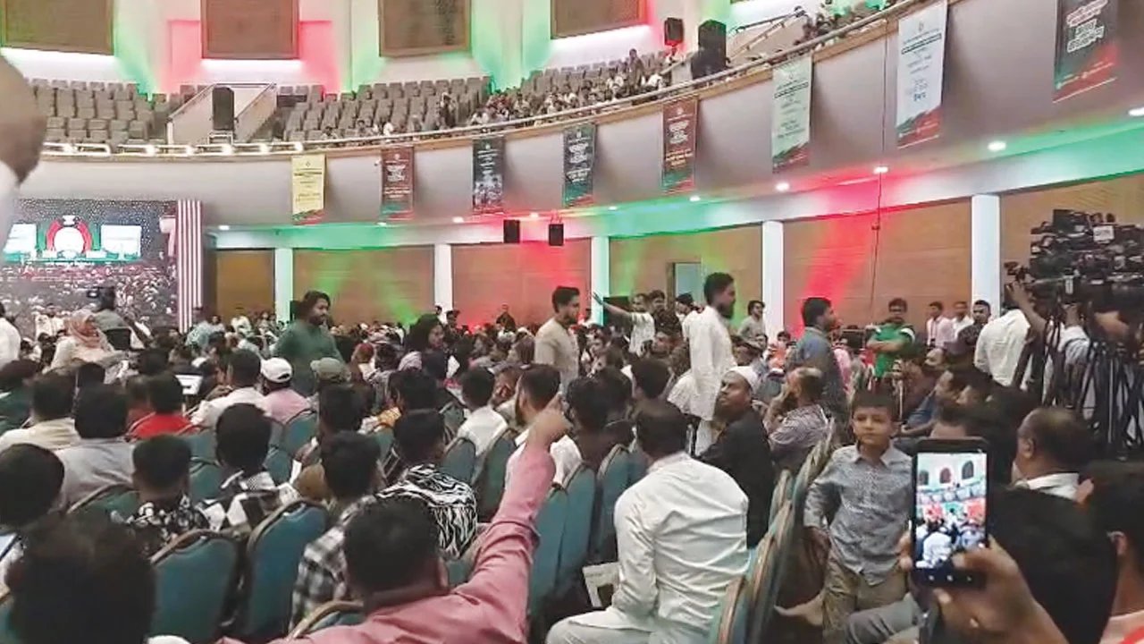 জুলাই শহীদ পরিবার ও জুলাইযোদ্ধাদের সংবর্ধনা অনুষ্ঠান বয়কট করলেন এনসিপি নেতারা — 1