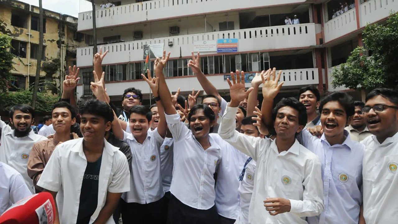 ৯ বোর্ডে পাসের হার বেশি বিজ্ঞান বিভাগে, কম মানবিকে