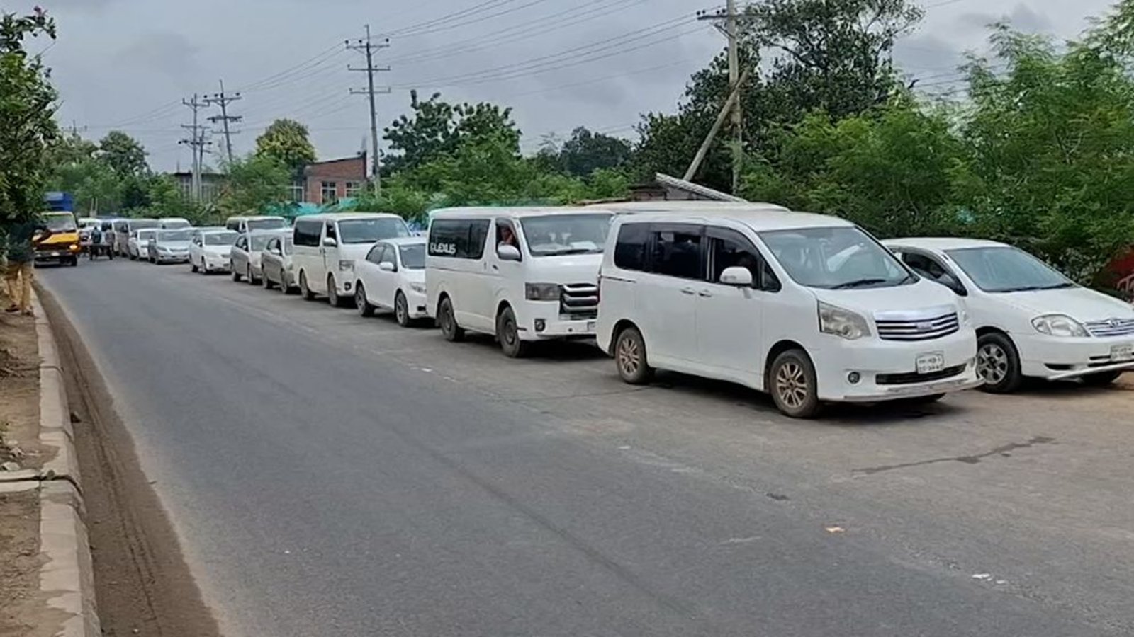 ঢাকাসহ আশপাশের জেলায় গ্যাসের চাপ কিছুটা বাড়লেও সংকট কাটেনি