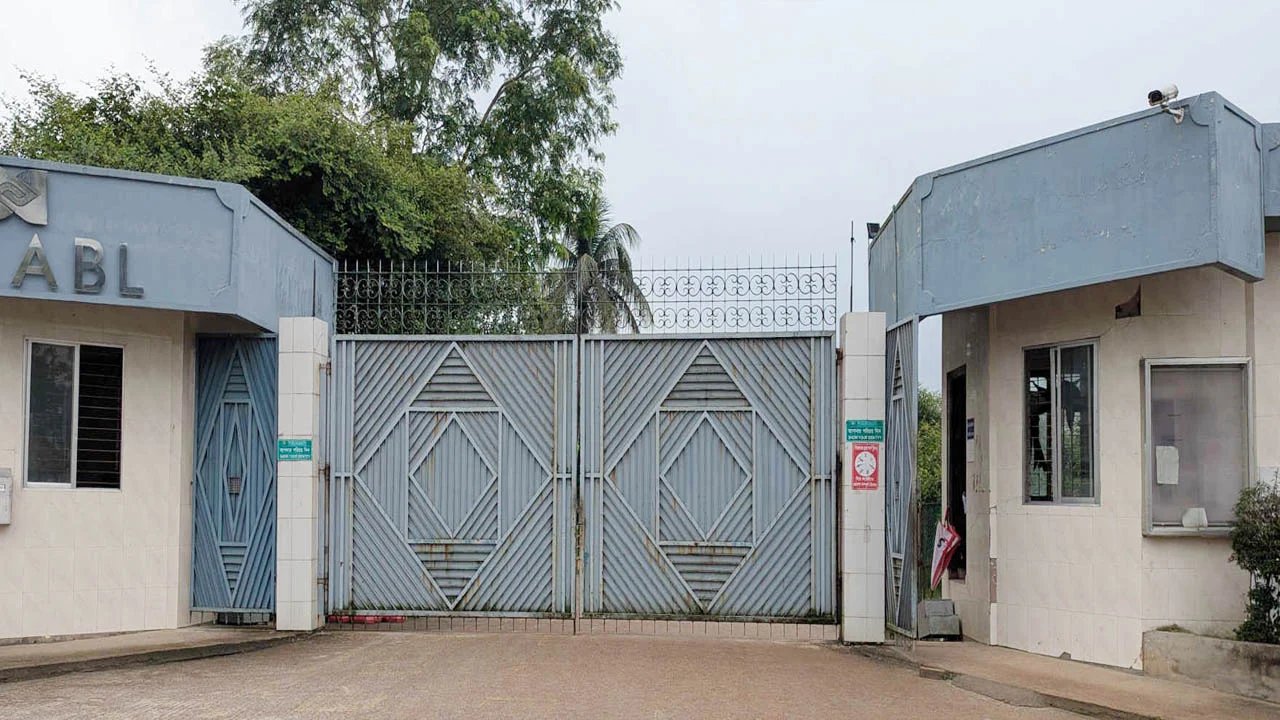 ভালুকায় গ্যাস সংকটে ২০ কারখানায় উৎপাদন বন্ধ