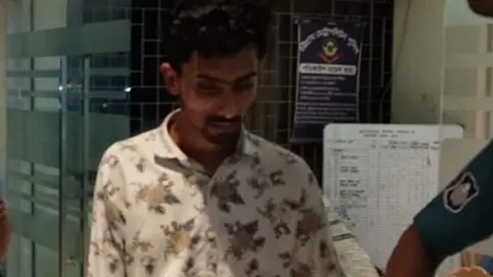 স্টার সিনেপ্লেক্সের ওয়াশরুমে গোপনে নারীর ভিডিও ধারণ, যুবক গ্রেপ্তার