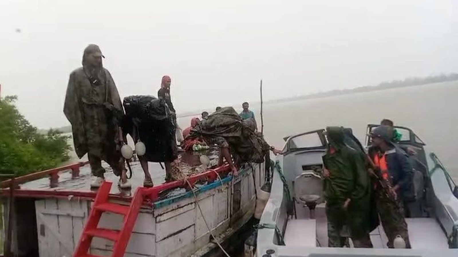 সাতক্ষীরা সীমান্তে ১০-১২ জনকে পুশইনের চেষ্টা, বিজিবির বাধায় ফিরে গেল বিএসএফ