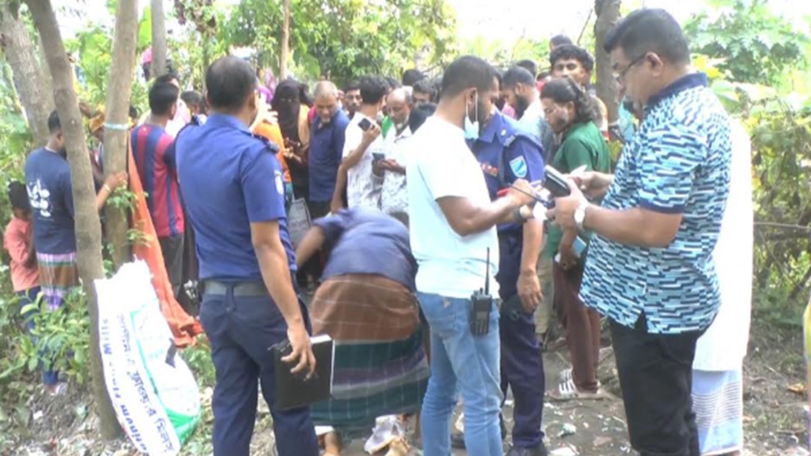 নারায়ণগঞ্জে বস্তাবন্দি কিশোরীর মরদেহ, হাত-পা বাঁধা ছিল